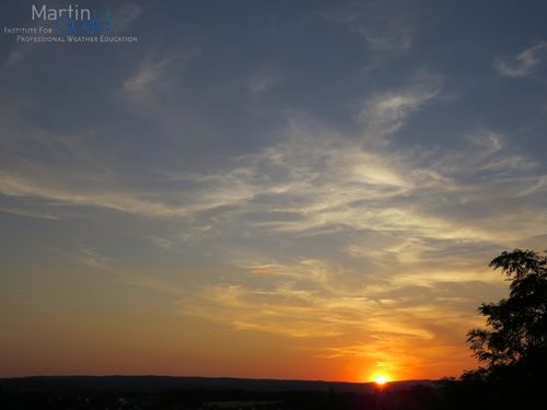 Cirrus fibratus intortus