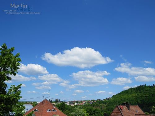 Wasserwolken (Beispiel kleiner Cumulus)